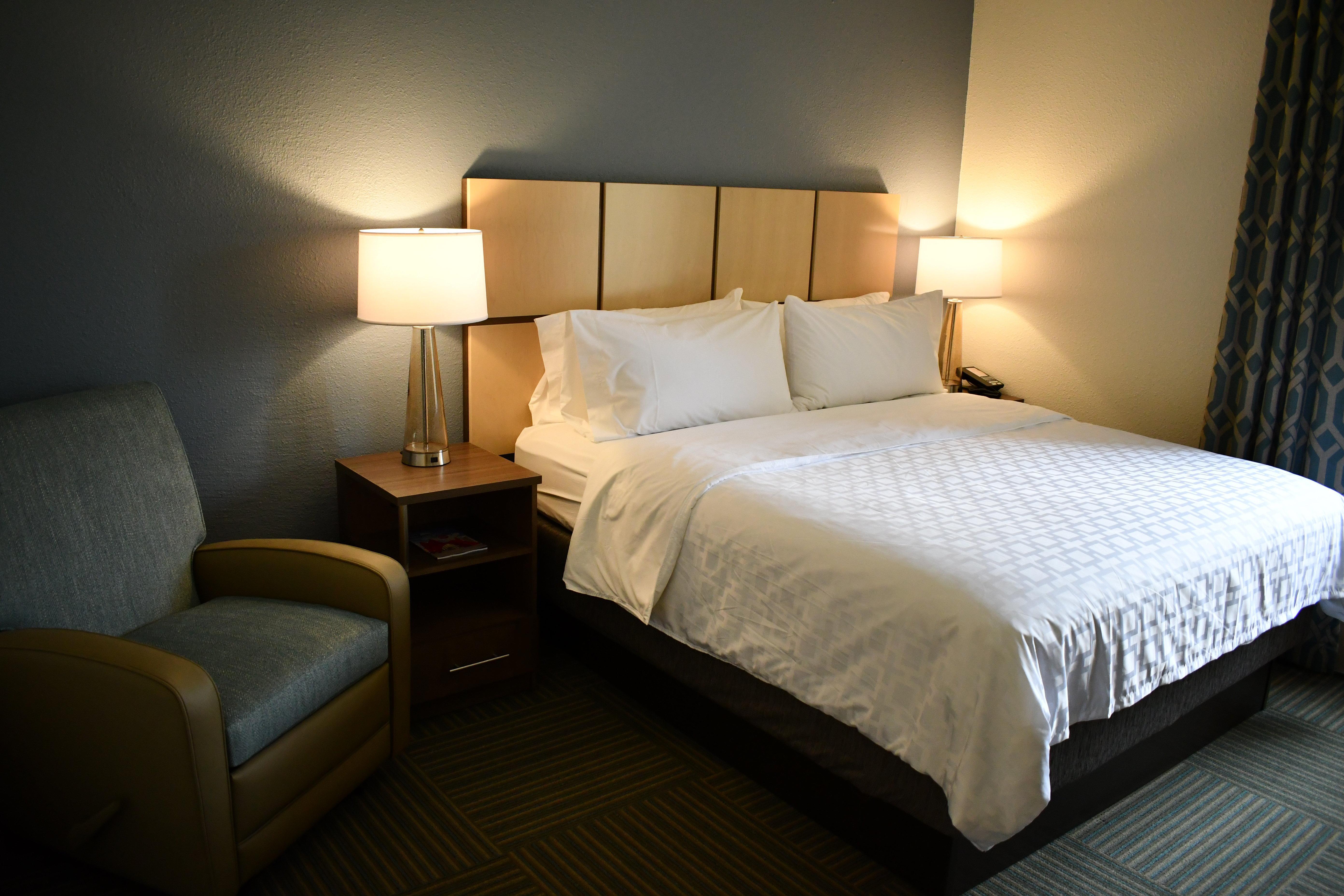 Hotel Candlewood Grand Rapids Airport By Ihg